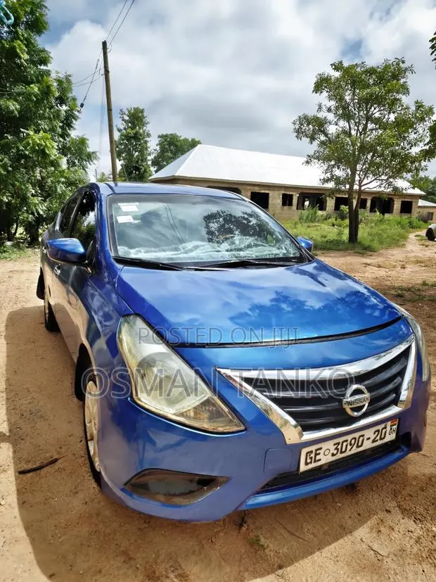 Nissan Versa 2014 Blue
