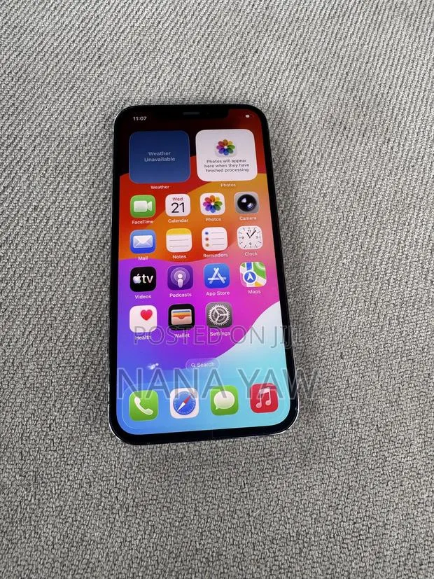 Apple iPhone 12 Pro 128 GB Gray · Photo 1