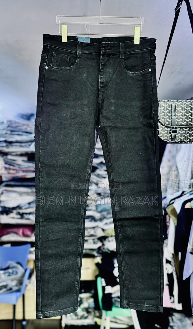 Stock Jeans Available · Photo 7