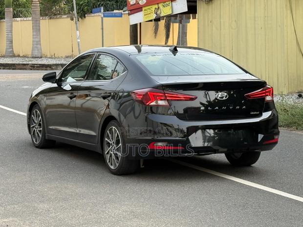 Hyundai Elantra Limited 2019 Black · Photo 5