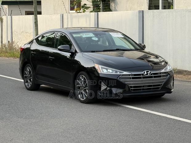 Hyundai Elantra Limited 2019 Black · Photo 3