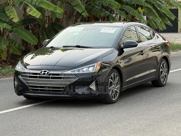 Hyundai Elantra Limited 2019 Black · Photo 2