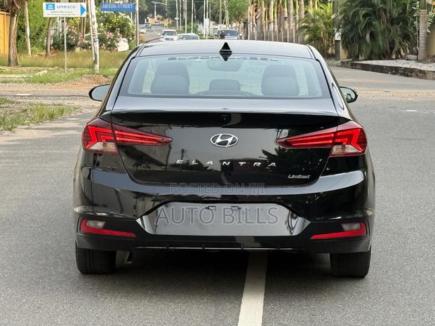 Hyundai Elantra Limited 2019 Black · Photo 7