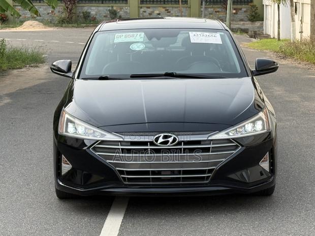 Hyundai Elantra Limited 2019 Black · Photo 4
