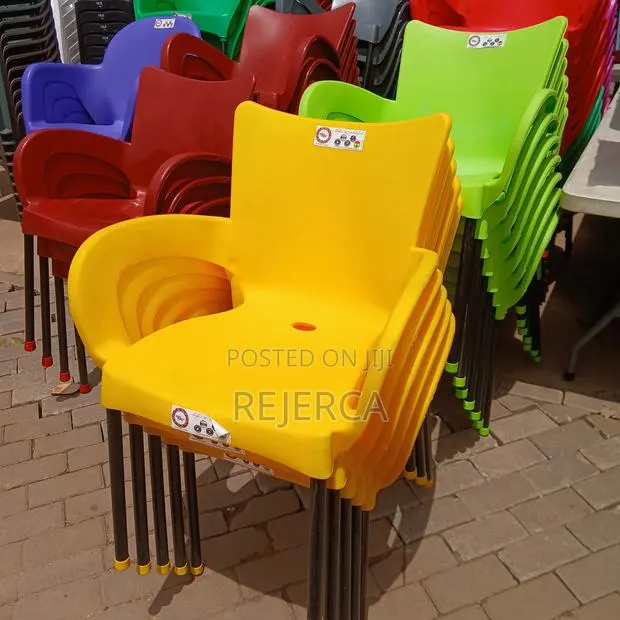 Affordable Plastic Chair · Photo 1