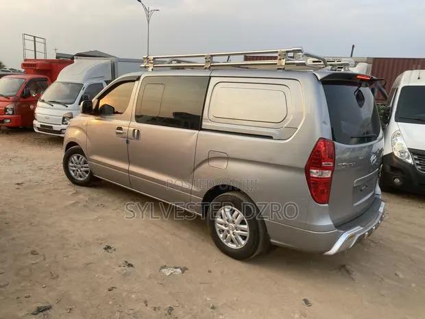 Hyundai Starex 2020 Silver · Photo 4
