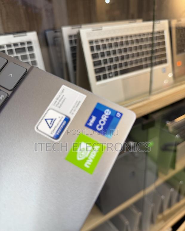 Laptop Dell Inspiron 13z 16GB Intel Core i7 SSD 512GB · Photo 4