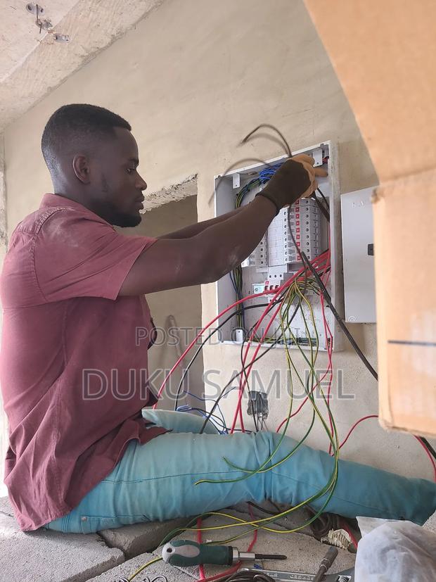 Certified Electrician Available 24/7