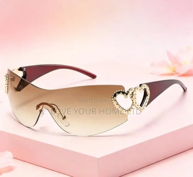 Fashion Shield Sunglasses – Gold Gradient Lens Heart Design · Photo 2