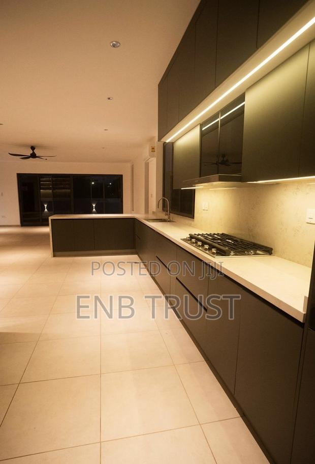 3bdrm Duplex in Ashaley Botwe, School Junction for sale · Photo 2