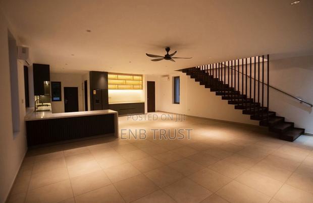 3bdrm Duplex in Ashaley Botwe, School Junction for sale · Photo 3