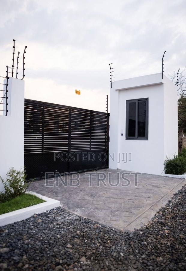 3bdrm Duplex in Ashaley Botwe, School Junction for sale · Photo 7