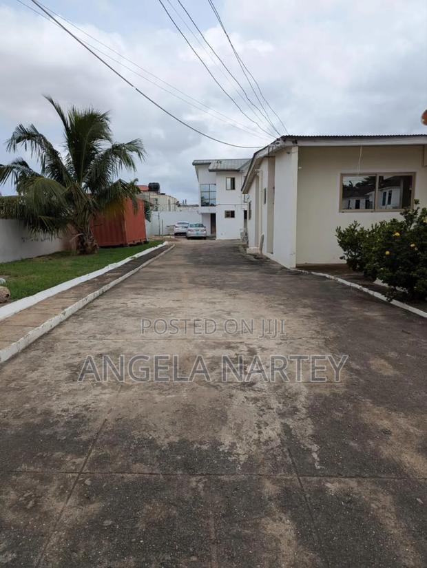 6bdrm House in Abelemkpe for sale · Photo 2