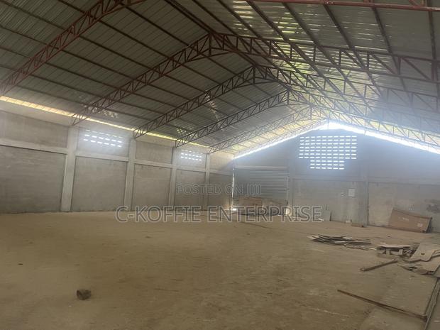 820 SQM Warehouse at Amasaman for Rent · Photo 5