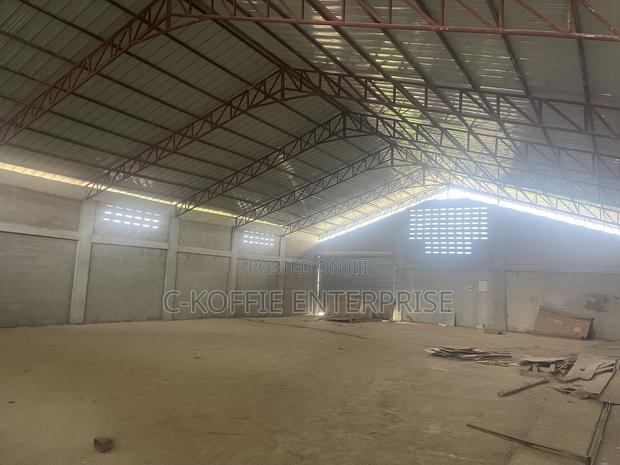 820 SQM Warehouse at Amasaman for Rent · Photo 3