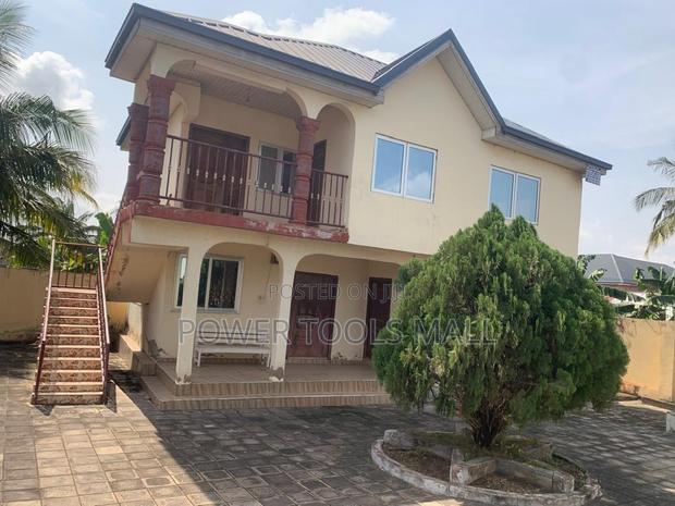 7bdrm House in Kasoa for sale · Photo 1
