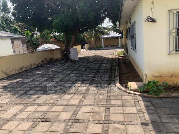 7bdrm House in Kasoa for sale · Photo 4