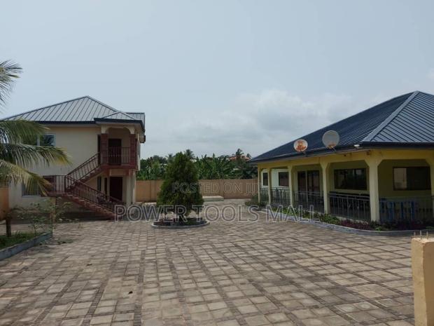 7bdrm House in Kasoa for sale · Photo 6