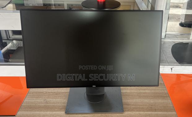 Dell Ultrasharp U2719d - Led Monitor - 27" QHD Wide 1440p. · Photo 2