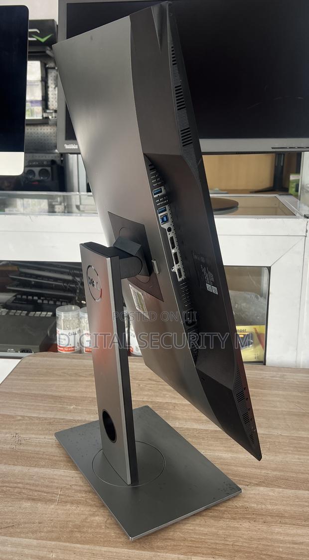 Dell Ultrasharp U2719d - Led Monitor - 27" QHD Wide 1440p. · Photo 5