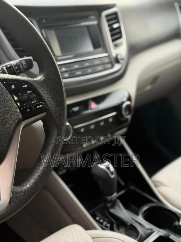 Hyundai Tucson Eco AWD 2017 White · Photo 5