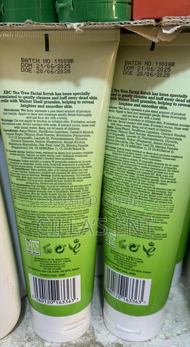 Tea Tree Facial Scrub · Photo 2