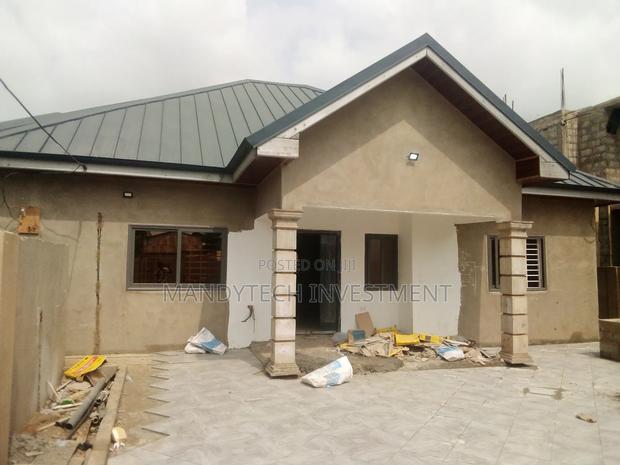 3bdrm House in Lake Side Estate for sale · Photo 2