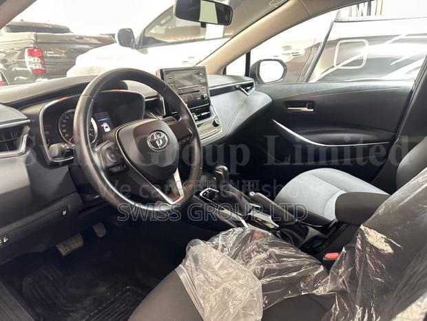 New Toyota Corolla 2023 Silver · Photo 8