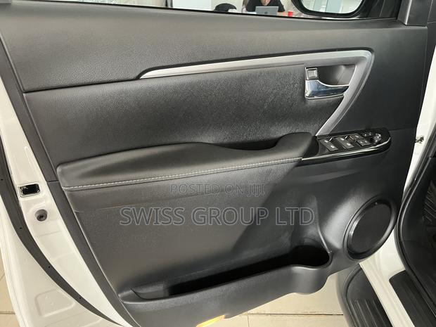 New Toyota Fortuner 2025 White · Photo 3
