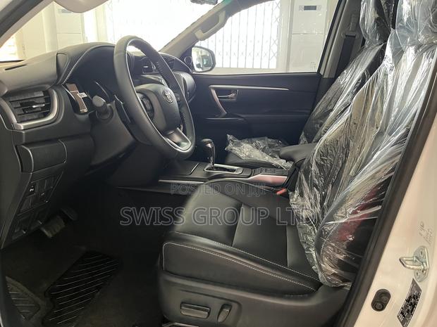 New Toyota Fortuner 2025 White · Photo 7