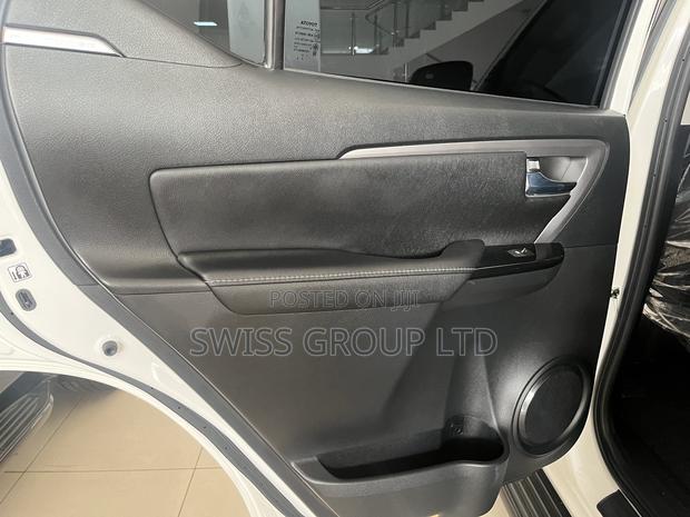 New Toyota Fortuner 2025 White · Photo 8