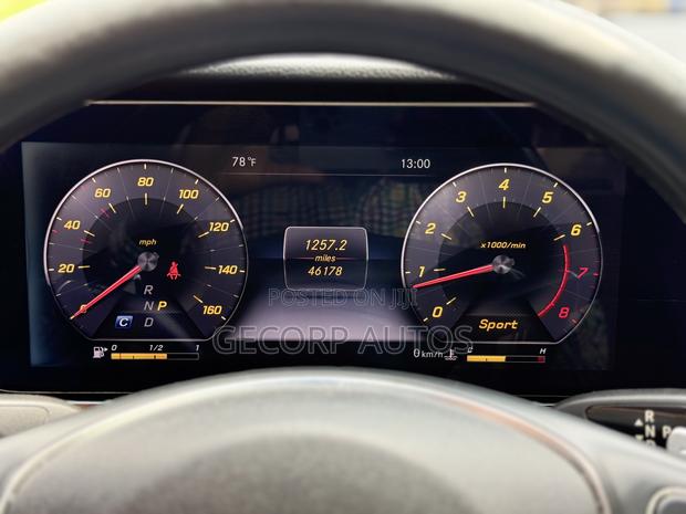 Mercedes-Benz E300 2018 Blue · Photo 6