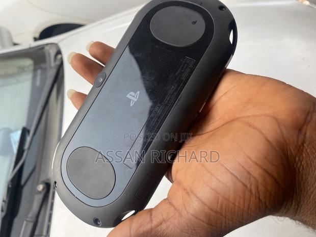 Playstation Vita Available On The Low Price · Photo 2