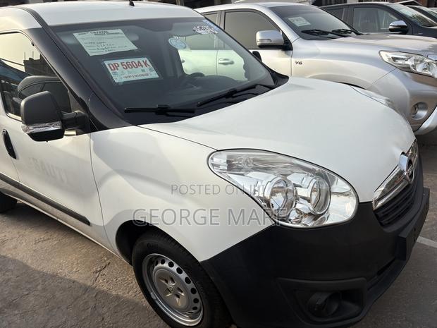 Opel Combo 2013 White · Photo 2