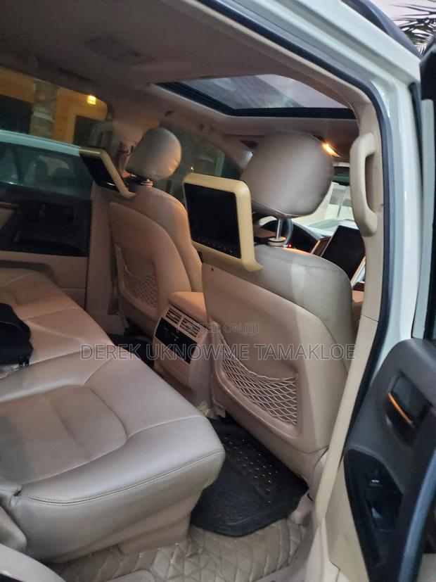 Toyota Land Cruiser 2017 White · Photo 8