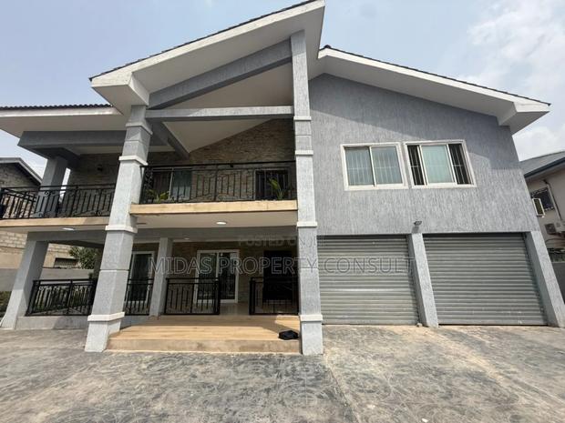 7bdrm House in Community 12, Tema Metropolitan for sale · Photo 1