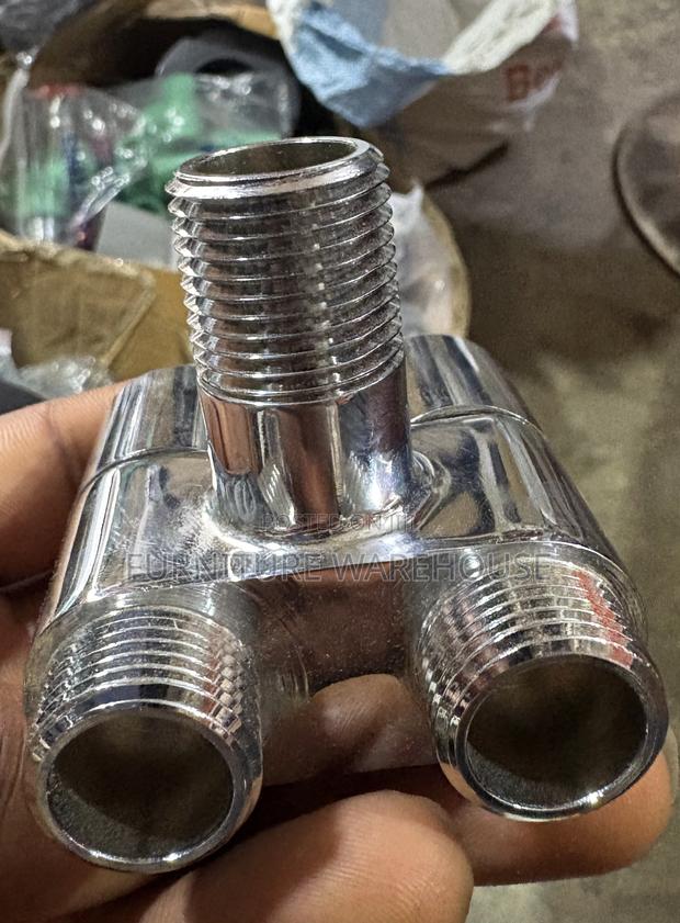 Double Fanski Angle Valve · Photo 3