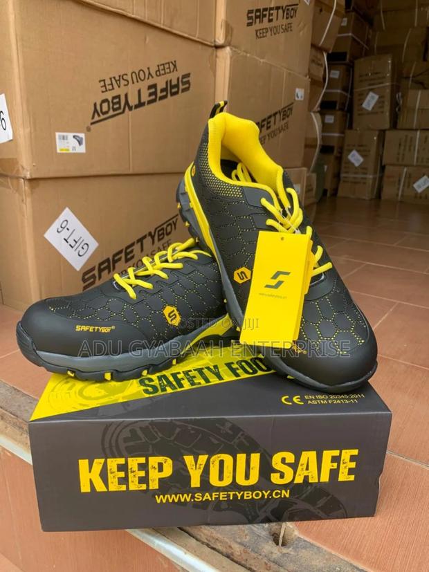 Safety Boots · Photo 2