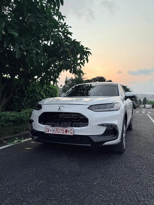 Honda HR-V LX 2WD CVT 2023 White · Photo 3
