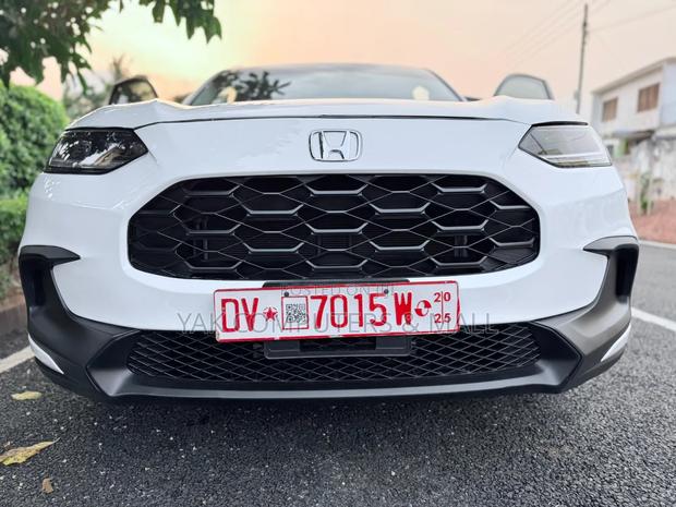 Honda HR-V LX 2WD CVT 2023 White · Photo 4
