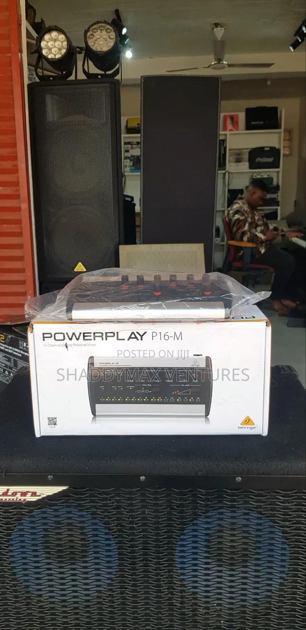 Behringer Power Play P16-M in Ear Amplifier · Photo 1