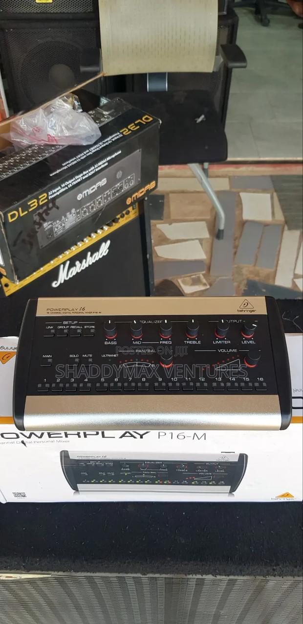 Behringer Power Play P16-M in Ear Amplifier · Photo 6