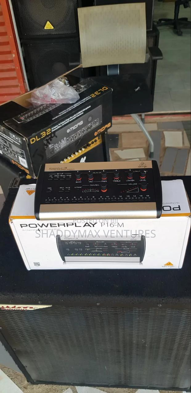 Behringer Power Play P16-M in Ear Amplifier · Photo 8