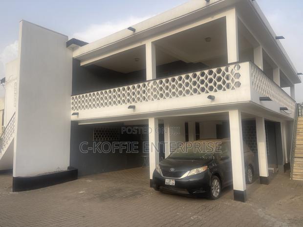 8bdrm Apartment in Tesano for rent · Photo 1