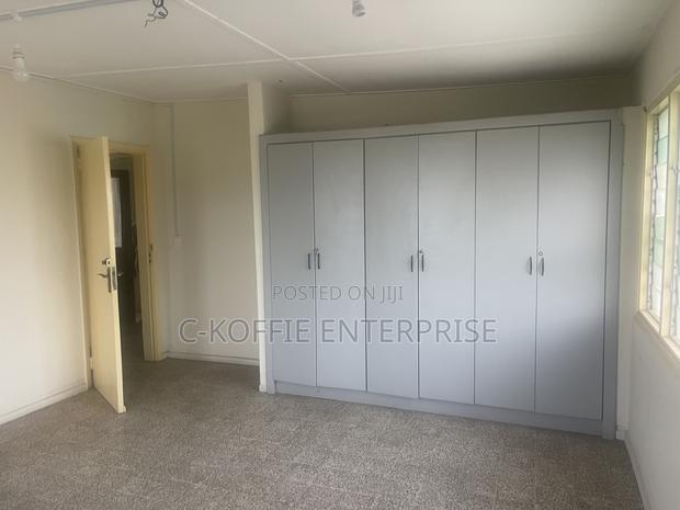 8bdrm Apartment in Tesano for rent · Photo 8