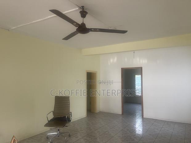 8bdrm Apartment in Tesano for rent · Photo 3