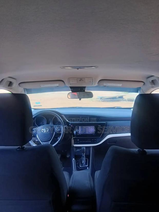 Toyota Corolla SE (1.8L 4cyl 2A) 2018 Silver · Photo 7