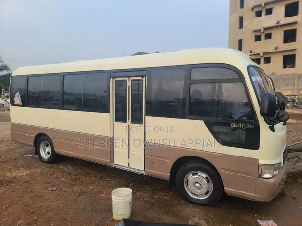 Hyundai County 2015 Grey · Photo 1