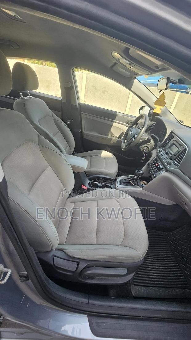 Hyundai Elantra Limited Sedan FWD (2.0L 4cyl 6A) 2017 Blue · Photo 6