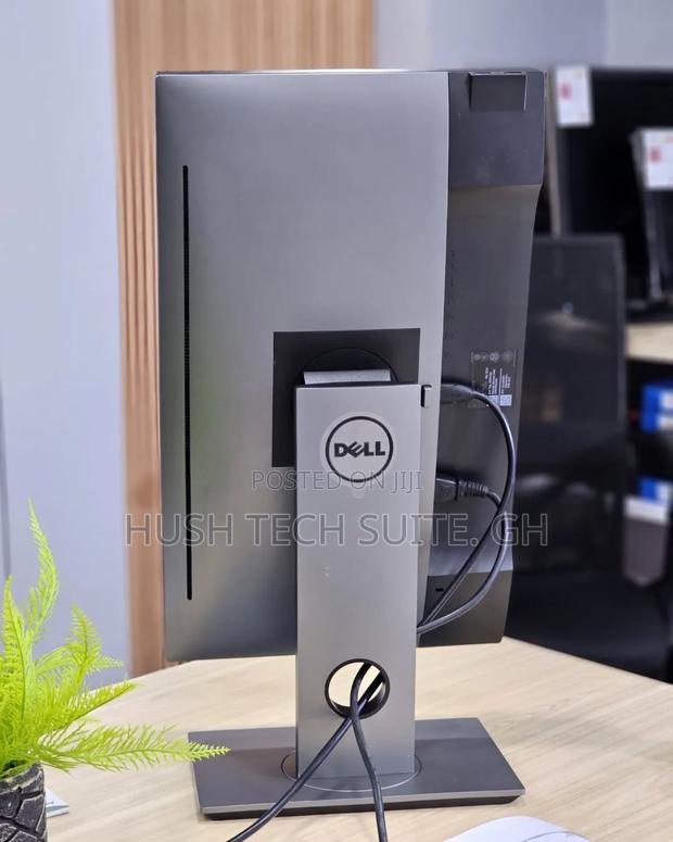 24” Dell Ips Display Ultra Wide Frameless Monitor · Photo 4